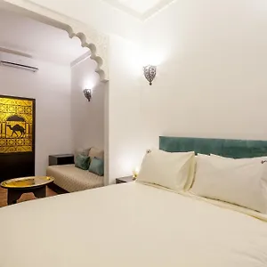 Riad Hart Essoura ***