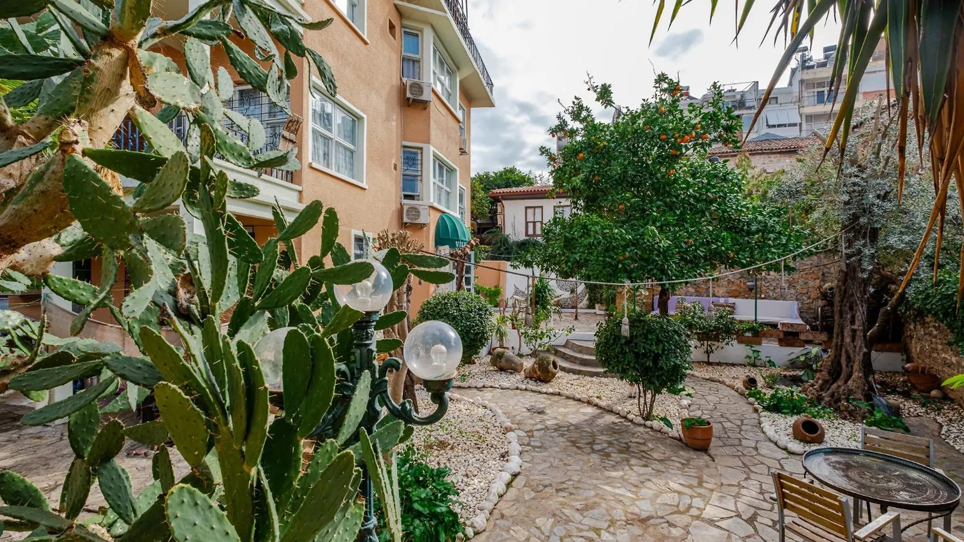 Villa Tulipan Antalya 2*,  Turquía