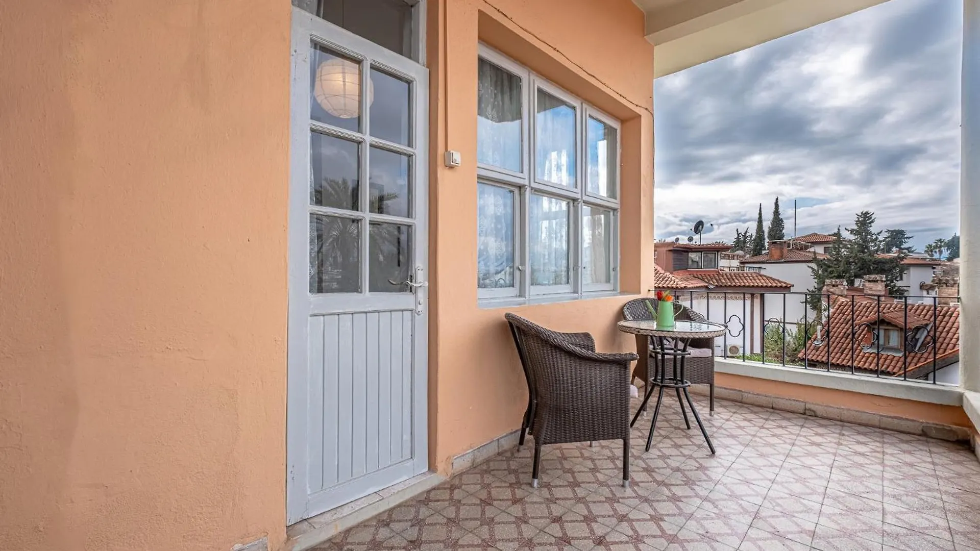 Villa Tulipan Antalya 2*,  Turquía